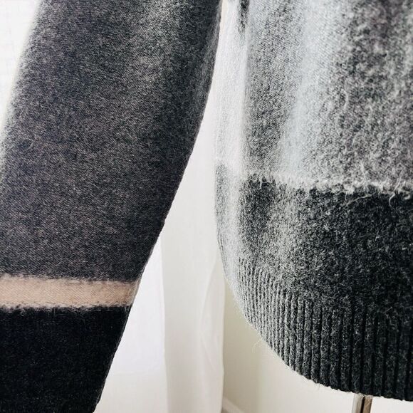 Universal Thread Gray & Cream Mock Neck Super Soft Pullover Sweater Womens Sz XL - Picture 4 of 9